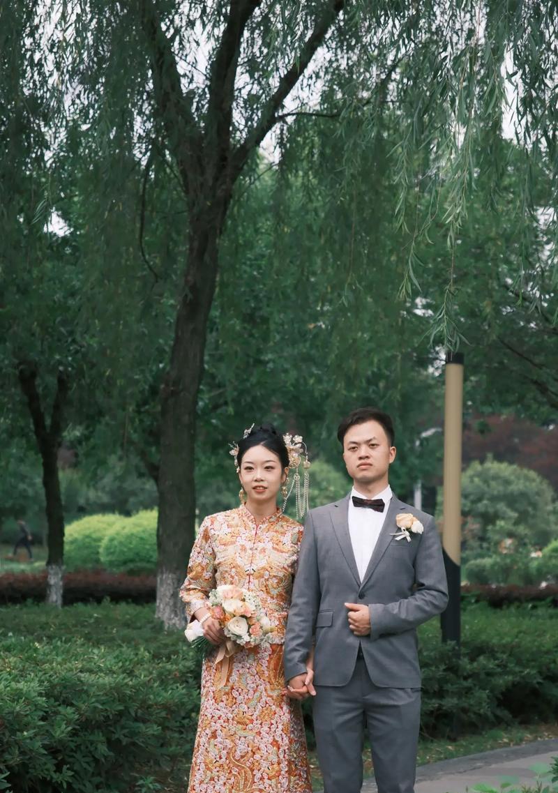 喜悦与骄傲（从孕育到成长，情感交织的岁月）