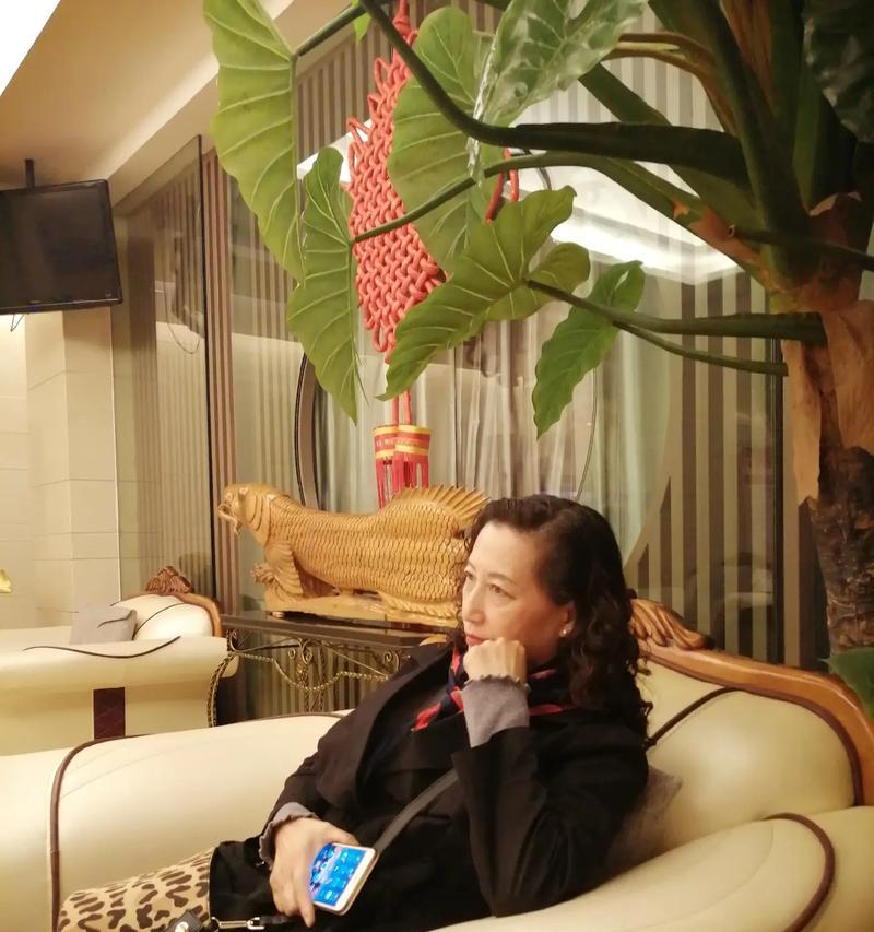那些年，我们的美好回忆（记忆里的时光隧道，穿越回过去）