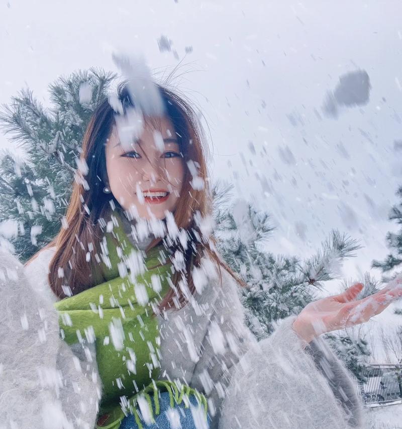 初雪下的故事（等待、遇见与离别）
