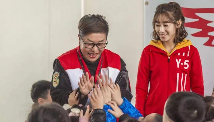 让母亲重新获得生命的快乐（爱与感恩，让母亲笑颜常开）