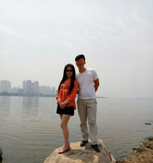 幸福就在前方——一位年轻人的奋斗之路（奋斗出自己的幸福）